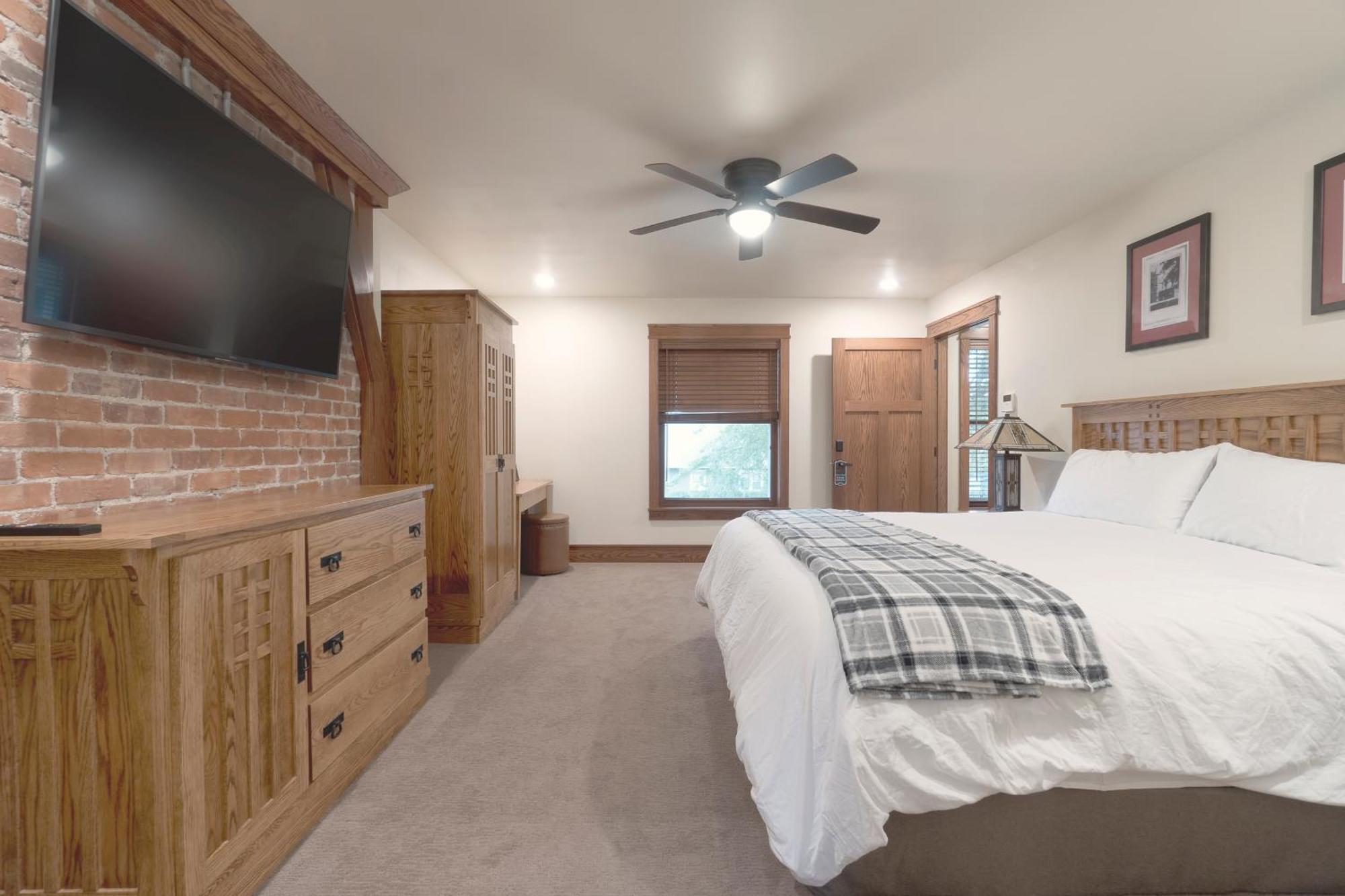 Main Street Inn Vermillion エクステリア 写真
