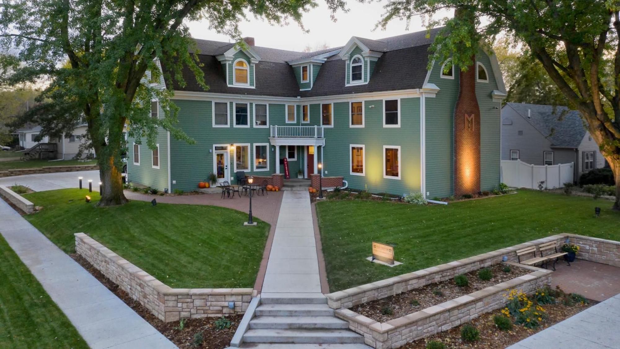 Main Street Inn Vermillion エクステリア 写真